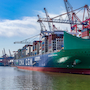 Die CMA CGM NOTRE DAME wird mit Flüssigerdgas (Liquefied Natural Gas, LNG) betrieben und verfügt über einen 18.600 m3 großen LNG-Tank, ein aerodynamisches Windschild zur Reduzierung des Energieverbrauchs sowie intelligente Energiemanagementsysteme. Das Sc