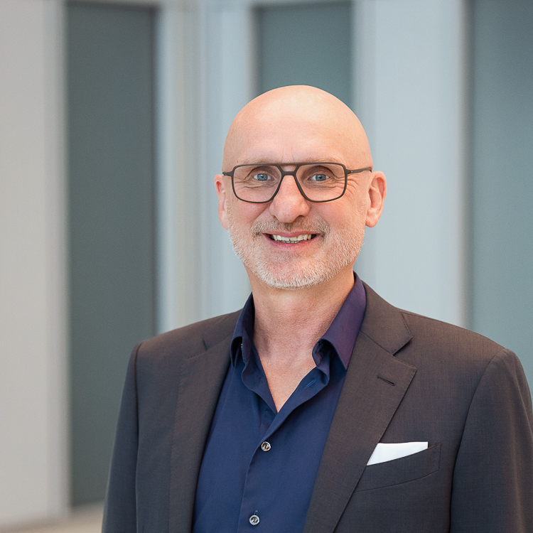 Business Portrait CEO modern Eschborn, professionelles Fotoshooting Mario Diener