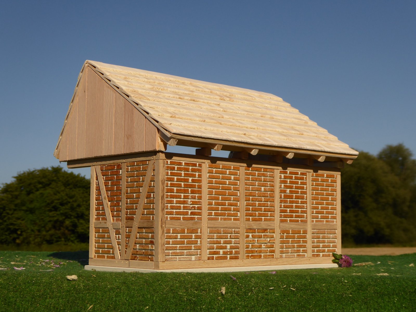 Rückseite der Fachwerkremise aus Holz