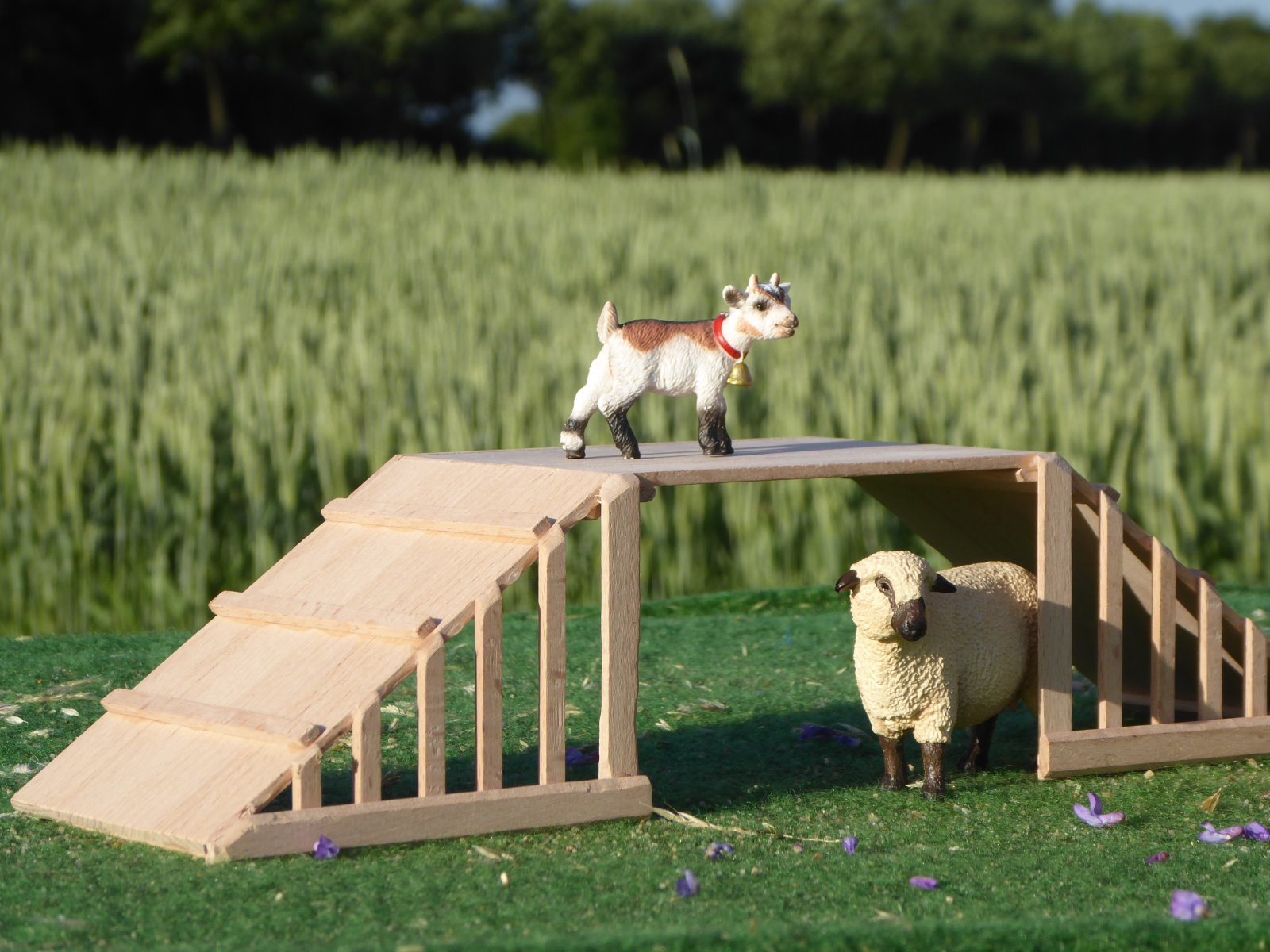 Schleich® Ziege und Schaf beim klettern