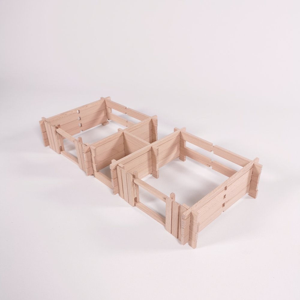 Detailansicht Stallbausatz aus Holz – passend für Schleich® Pferde