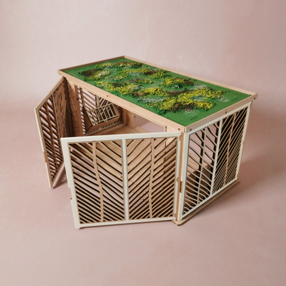 Geöffneter Unterstand aus Holz – passend für Schleich® Pferde