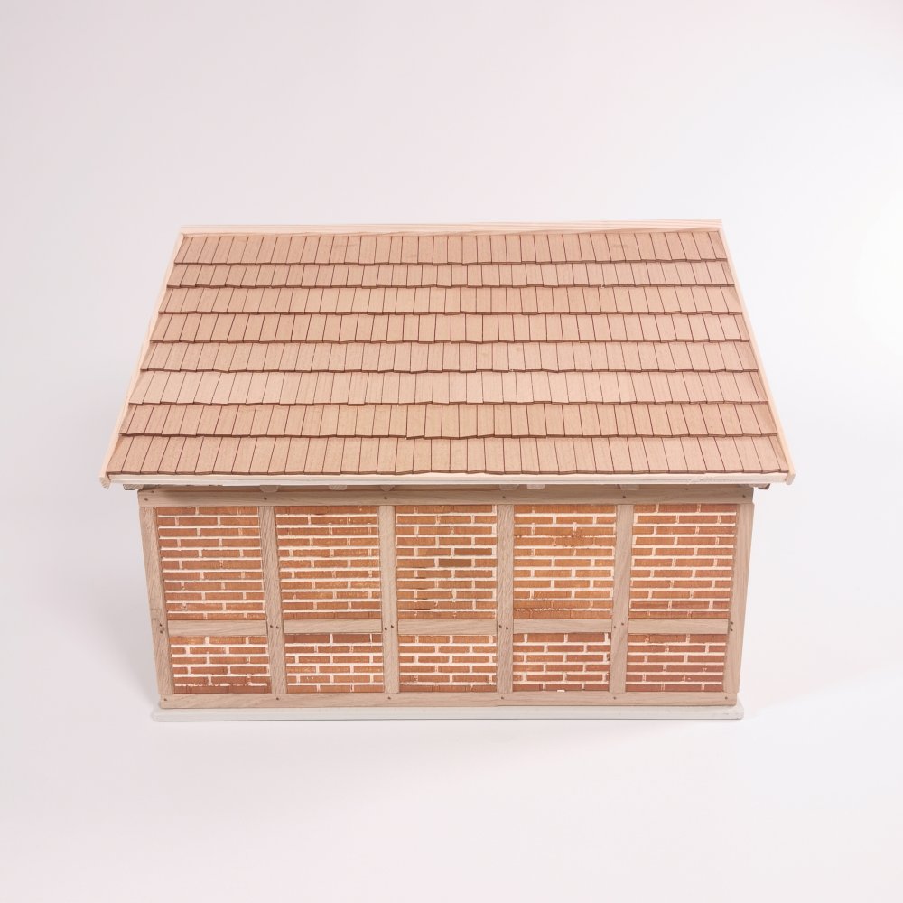 Rückwand Fachwerk und Dach der Remise aus Holz – passend für Schleich® Pferde