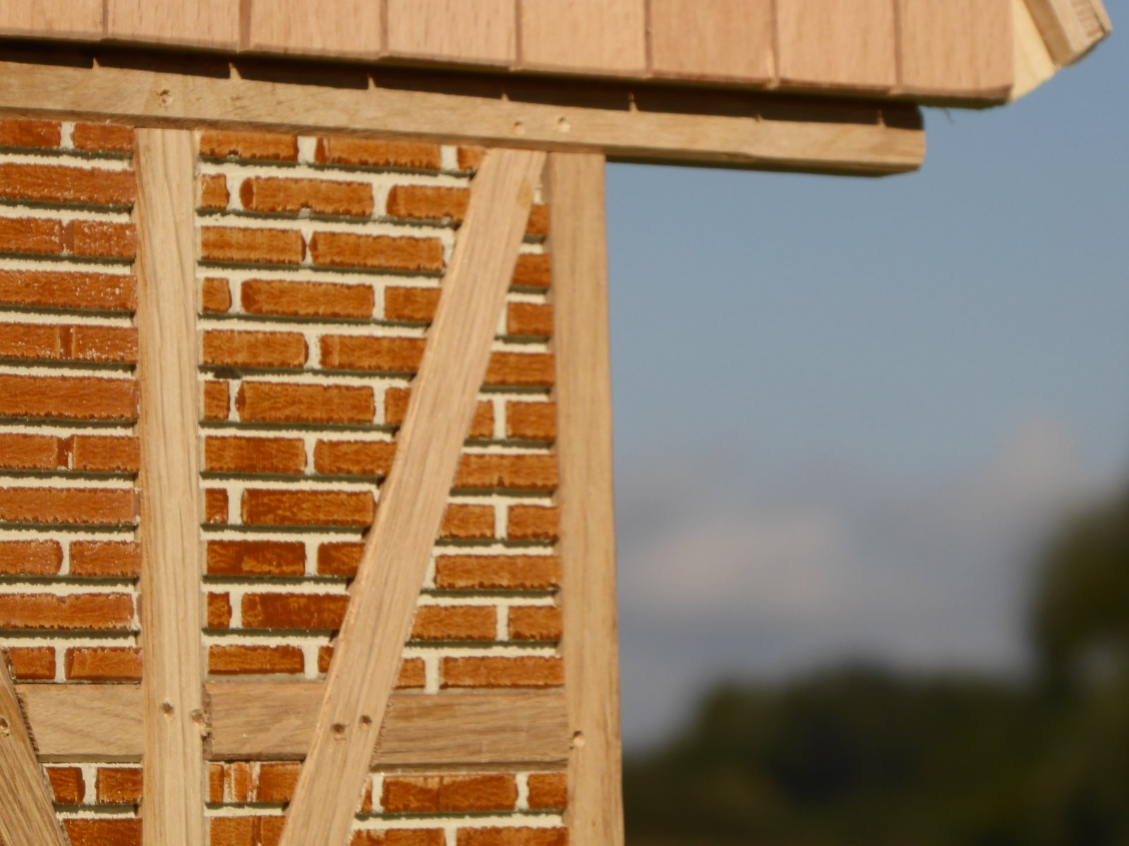 Fachwerk mit Strebe - handgefertigte Pferde Remise