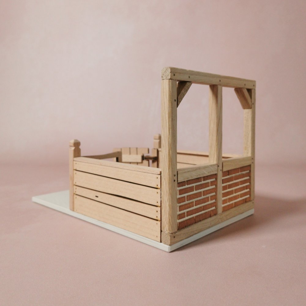 Rückansicht Pferdebox aus Holz – passend für Schleich® Pferde