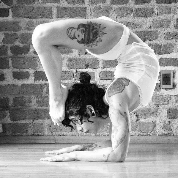 Yatzin Kosom Contortion Flexibility Performance Workshops Classes Teacher Instructor Cologne