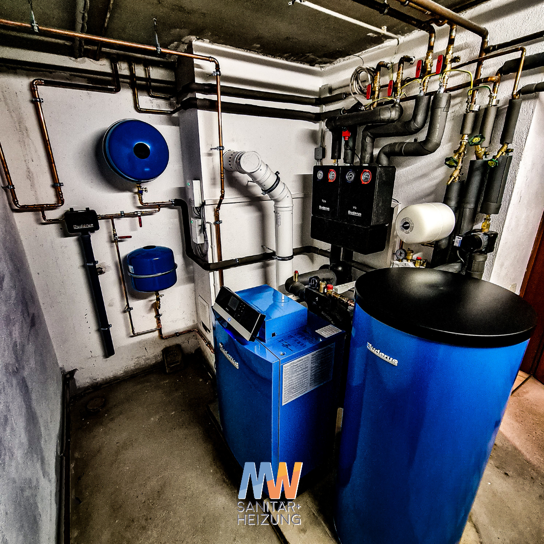 Gas-Brennwerkessel, Bodenstehend mit zwei Heizkreisen und Hydraulischer Weiche