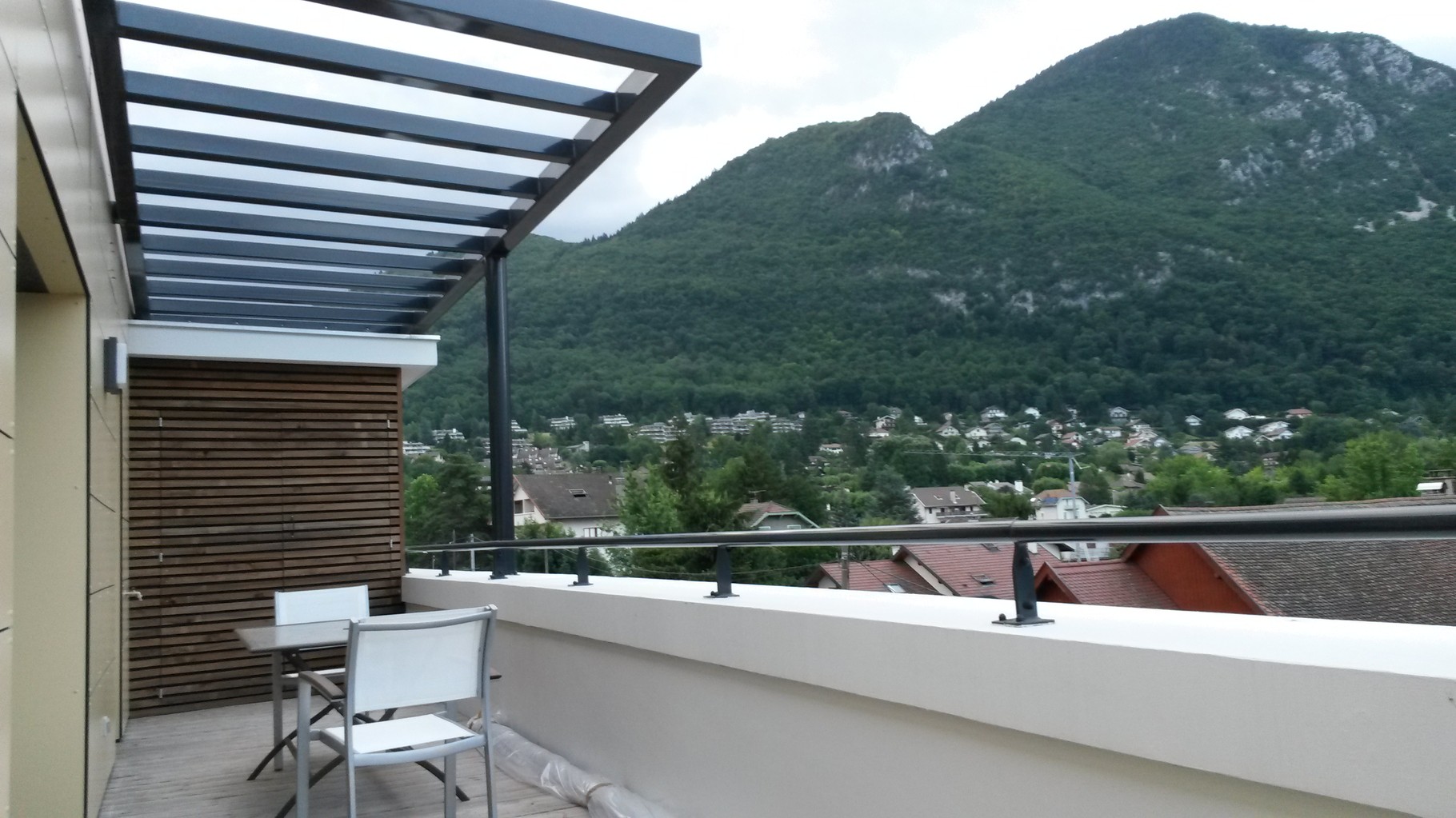 La terrasse et le mont Veyrier