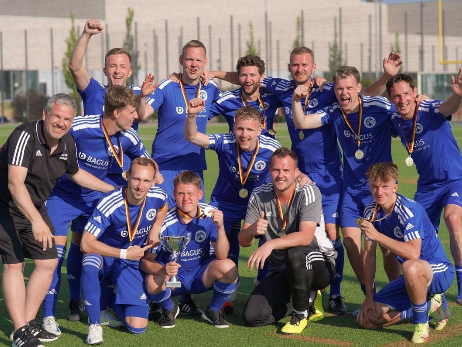 Erfolgreiche Titelverteidigung bei den Kleinfeld Deutschen Meisterschaft der Herren