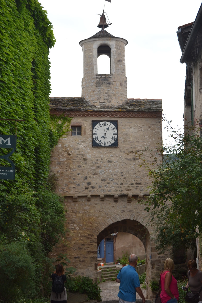 CORDES SUR CIEL Une des tours de la vieille ville