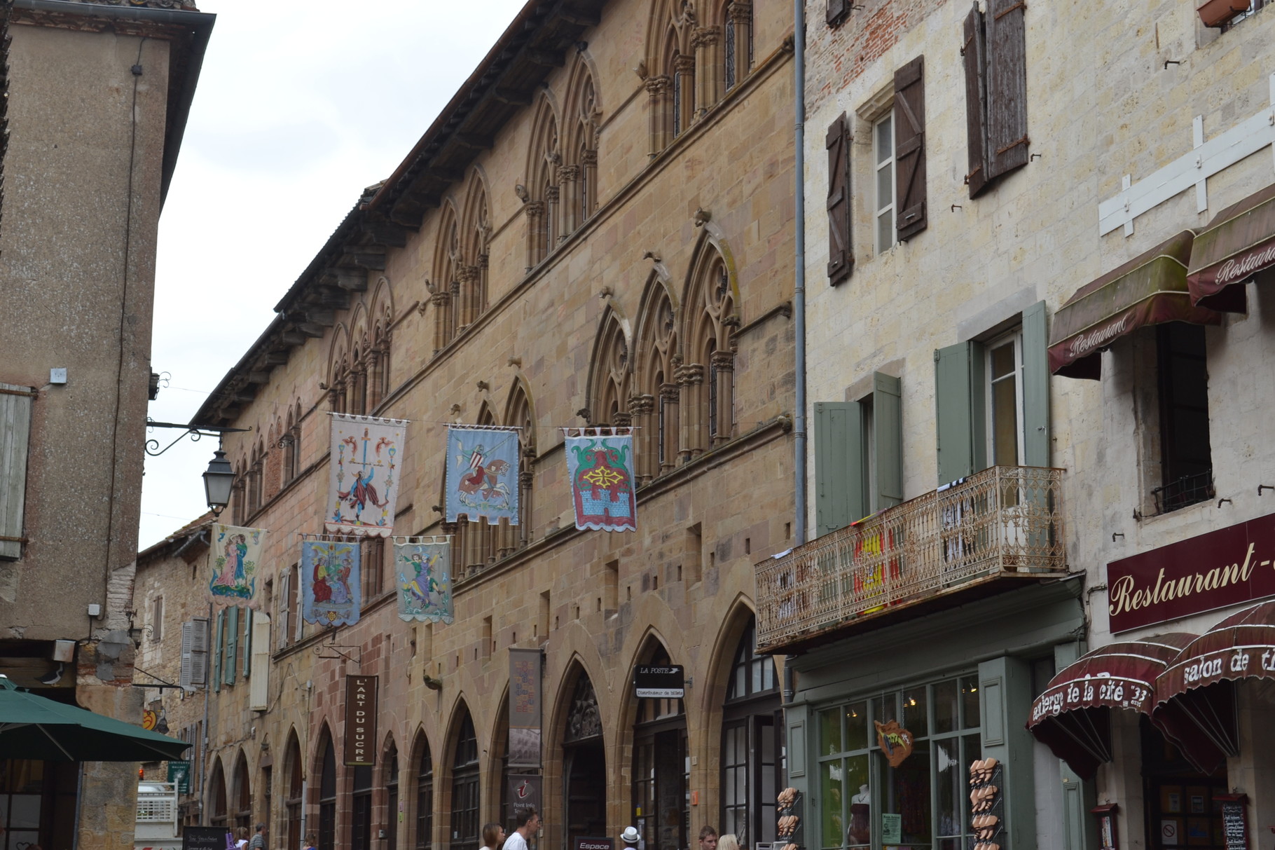 CORDES SUR CIEL Les façades de demeures médiévales