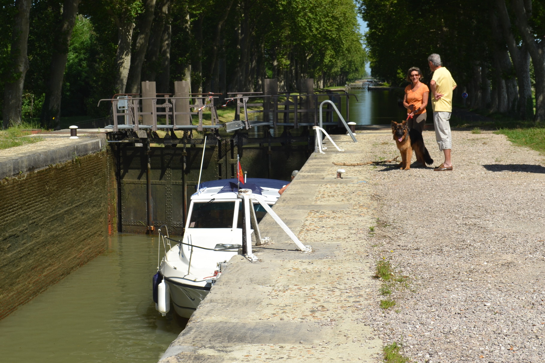 MONTECH Le canal et ses écluses