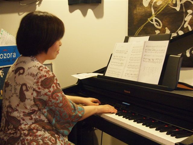 2012.6.23.　noriko弾き語り（とおく＆らいぶ cafe 葉音）