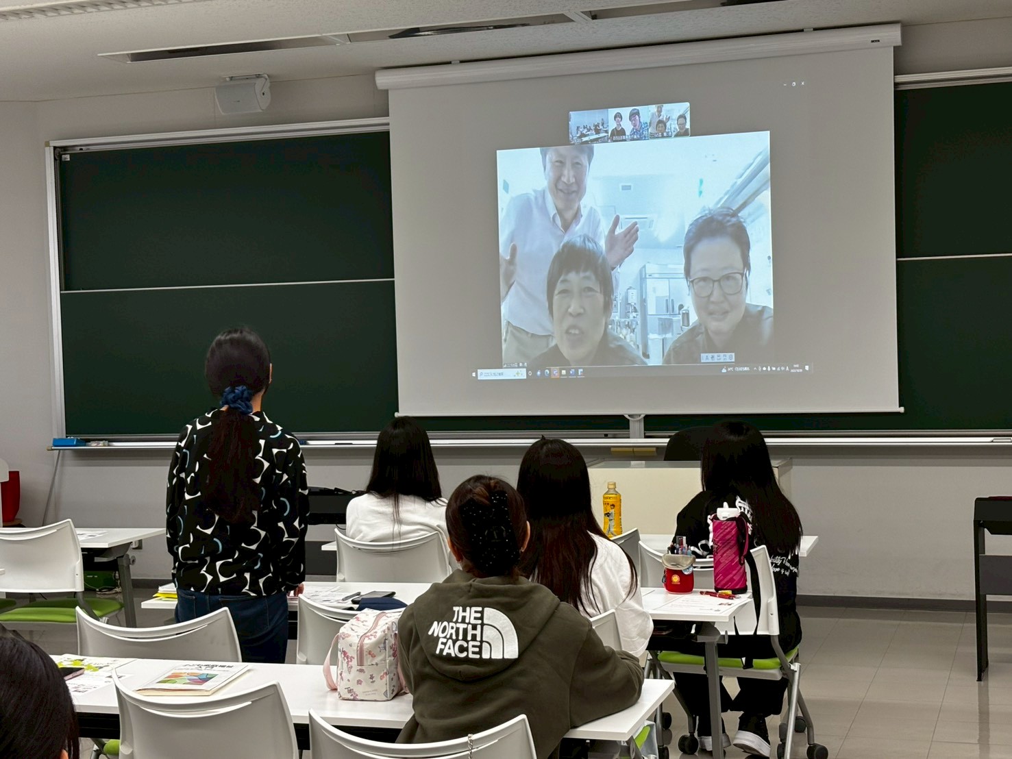 大阪芸術大学短期大学部にて「障害福祉ってなに？？」のテーマでセミナーを行ないました。