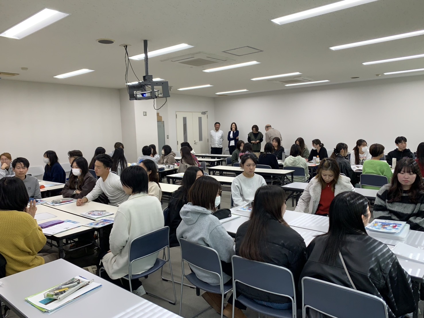 南海福祉看護専門学校にて障がい福祉セミナーを行ないました。