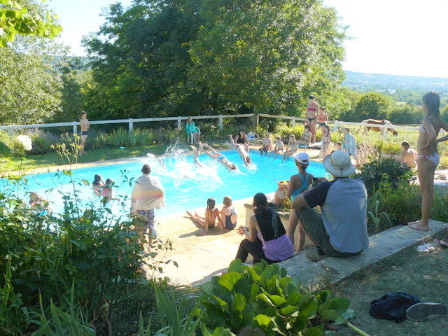 Piscine, par petits groupes, avec un moniteur spécialisé et  diplômé