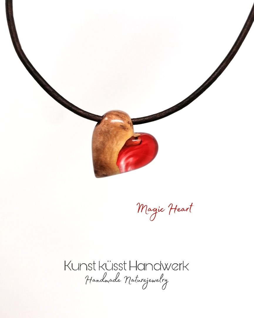 Lederkette mit Herz aus Magic Resin & Goldfield Maserholz! 