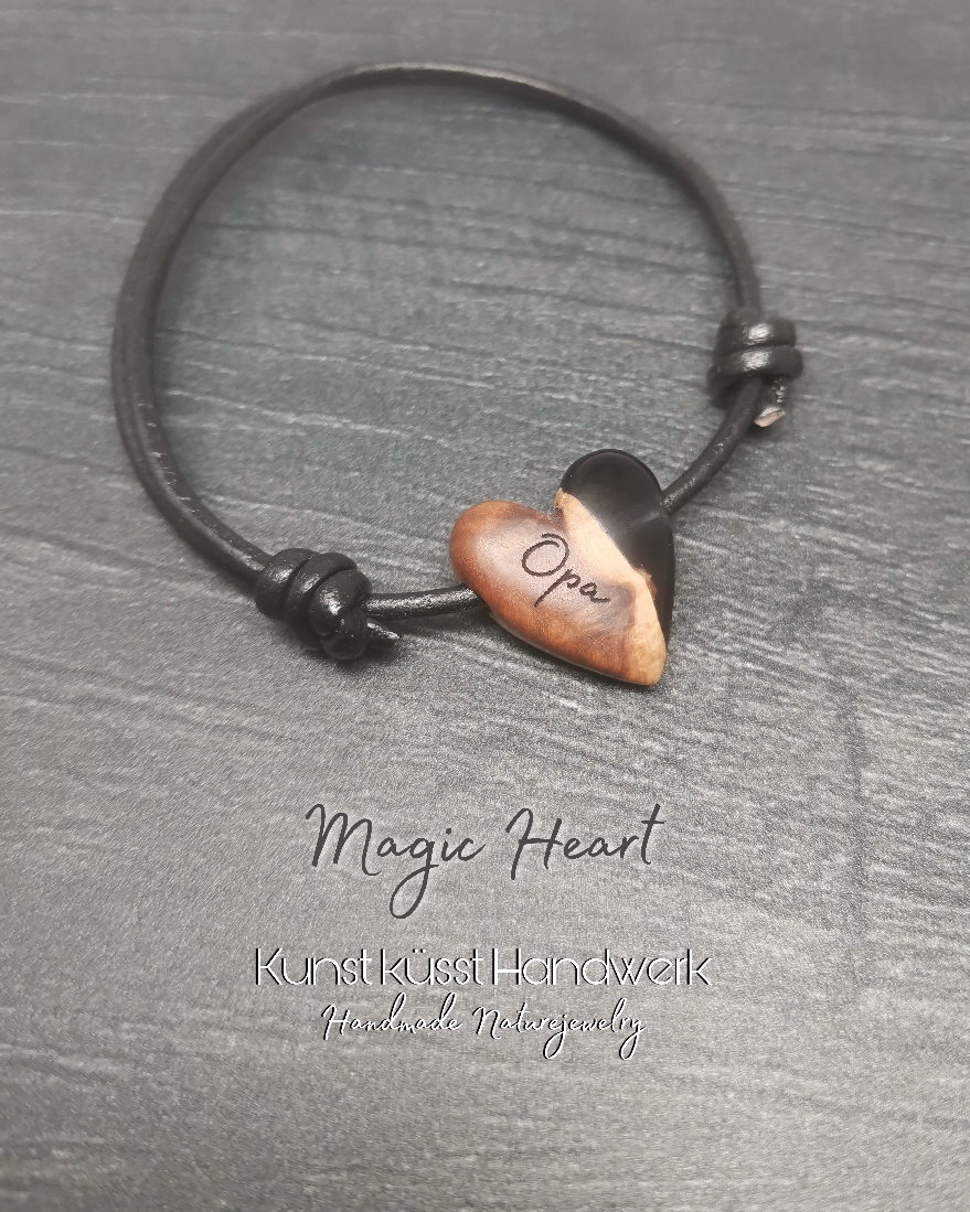 Lederarmband mit Herz aus Magic Resin & Goldfield Maserholz! Nach Wunsch graviert! 
