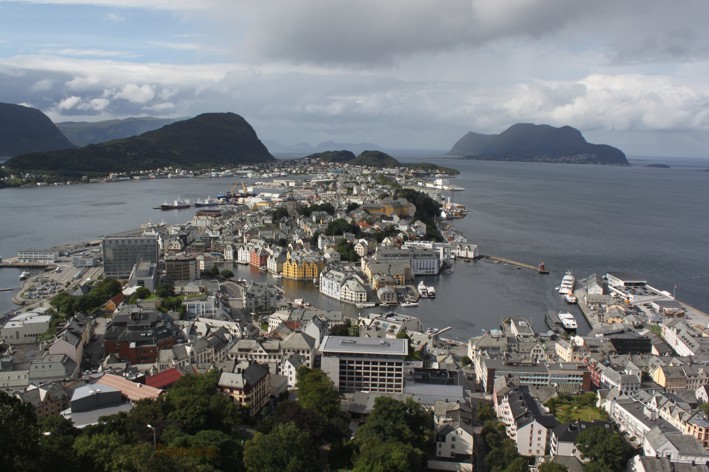 Alesund liegt auf mehreren Inseln und zählt zu den schönsten Städte Norwegens