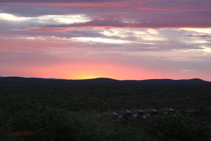 Sonnenuntergang über der Etosha Safari Lodge
