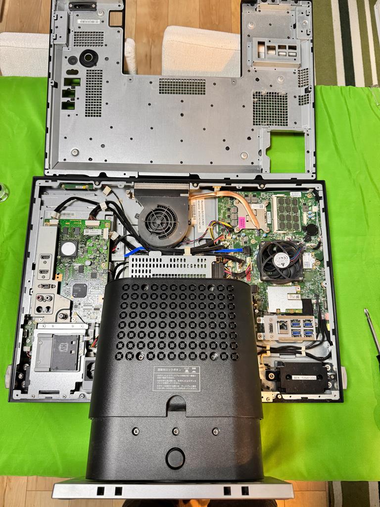 【SSD換装】NEC社製 一体型パソコン PC-VW770HS6B のSSD換装とメモリ換装作業のご依頼。