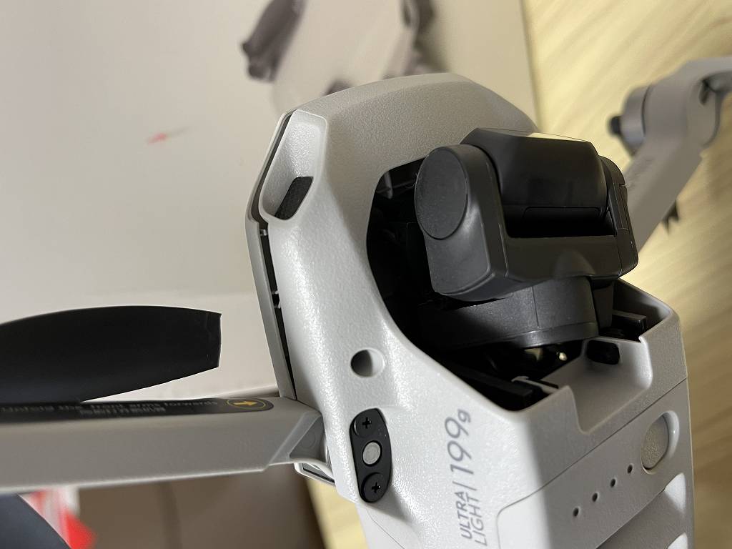 ミニドローン(DJI Mavic mini)の修理作業を行わせて頂きました ミニドローン(DJI Mavic mini)の修理作業を行わせて頂きました