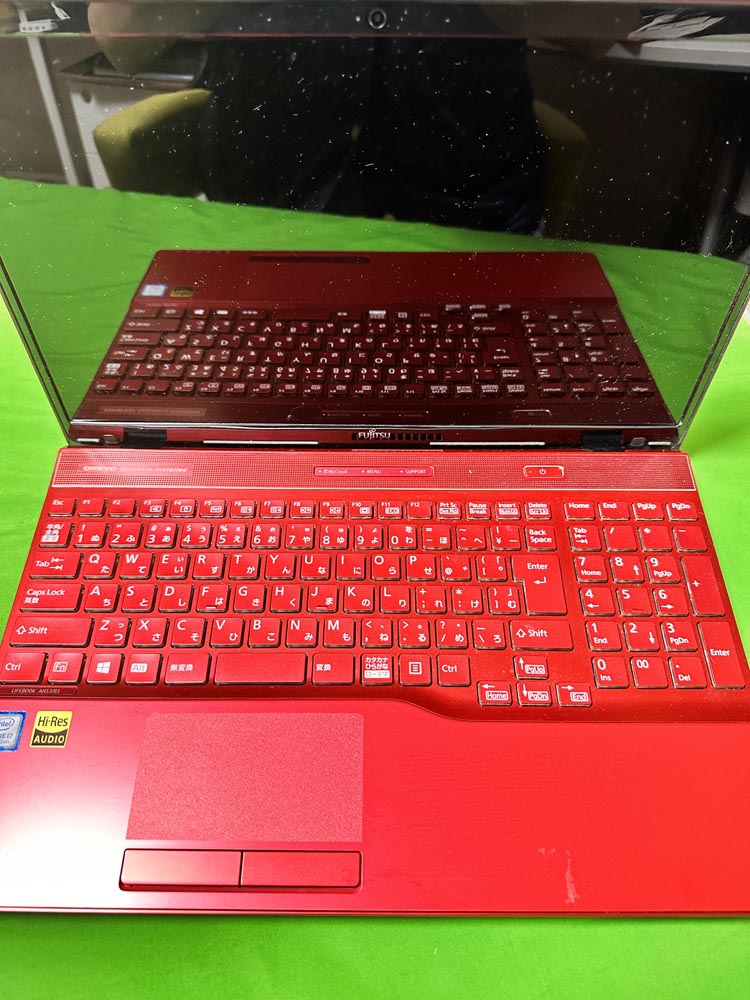 土岐市のお客様より富士通 LIFEBOOK AH53/B3 15.6型ノートパソコンのSSD半導体ディスク換装+メモリ換装+液晶パネル交換作業のご依頼をいただきました。