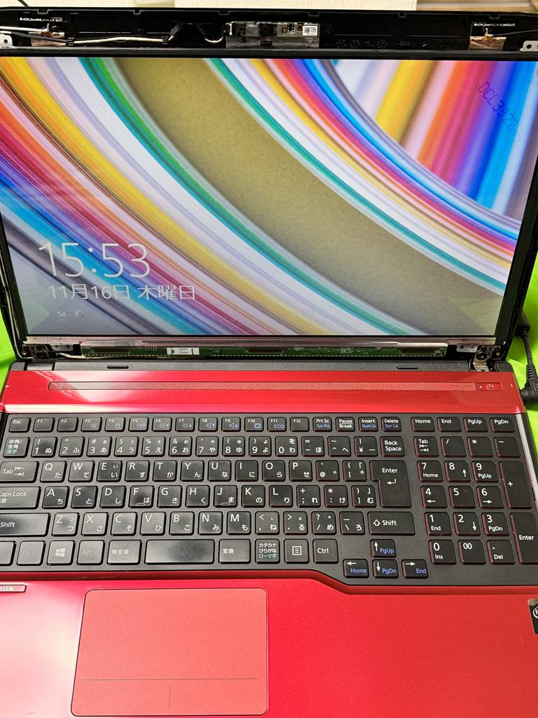 【液晶パネル交換】土岐市のお客様より 富士通 FMV LIFEBOOK AH53/M の液晶画面交換のご依頼をいただきました。