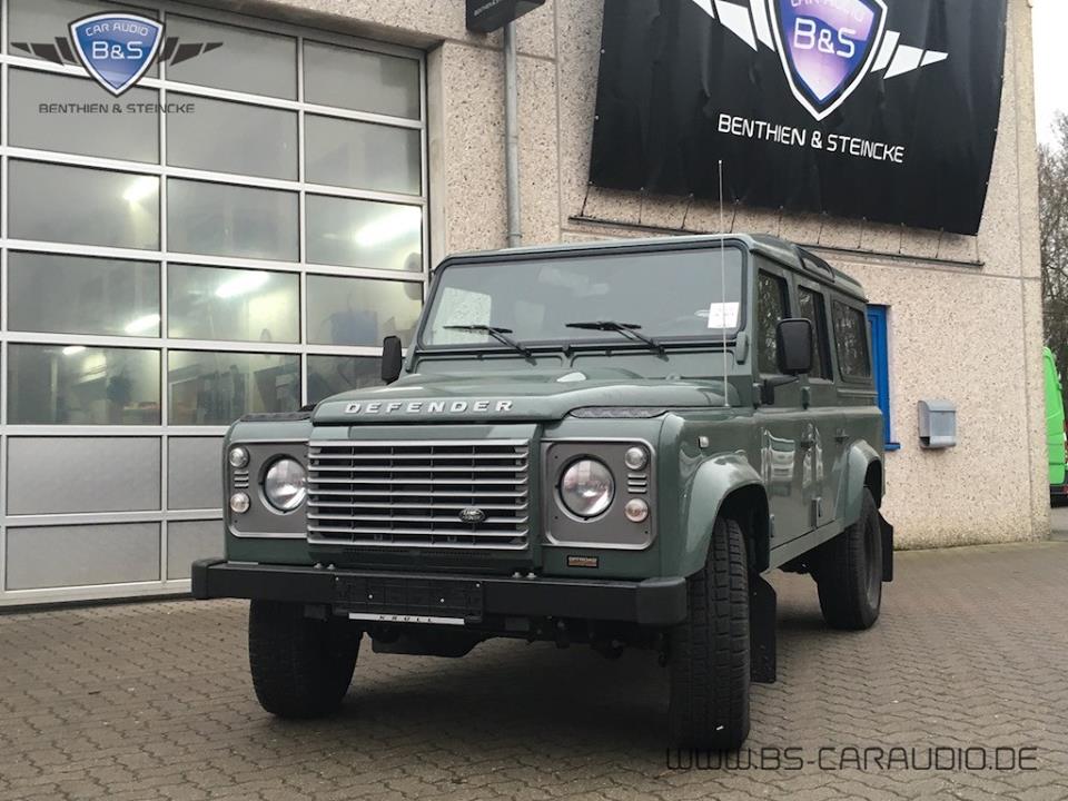 Landrover Defender mit Apple CarPlay