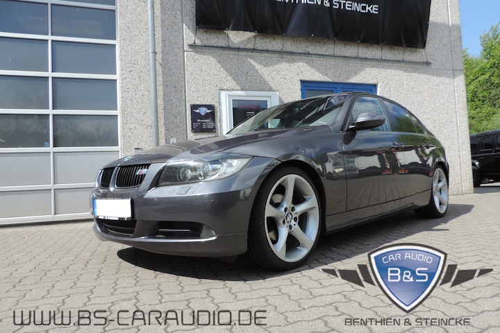 3er BMW mit Pioneer F70DAB Apple CarPlay Radio