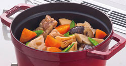 パロマ独自の「煮込み・煮物」機能で、焦げ付かさずとろ火での長時間調理が可能