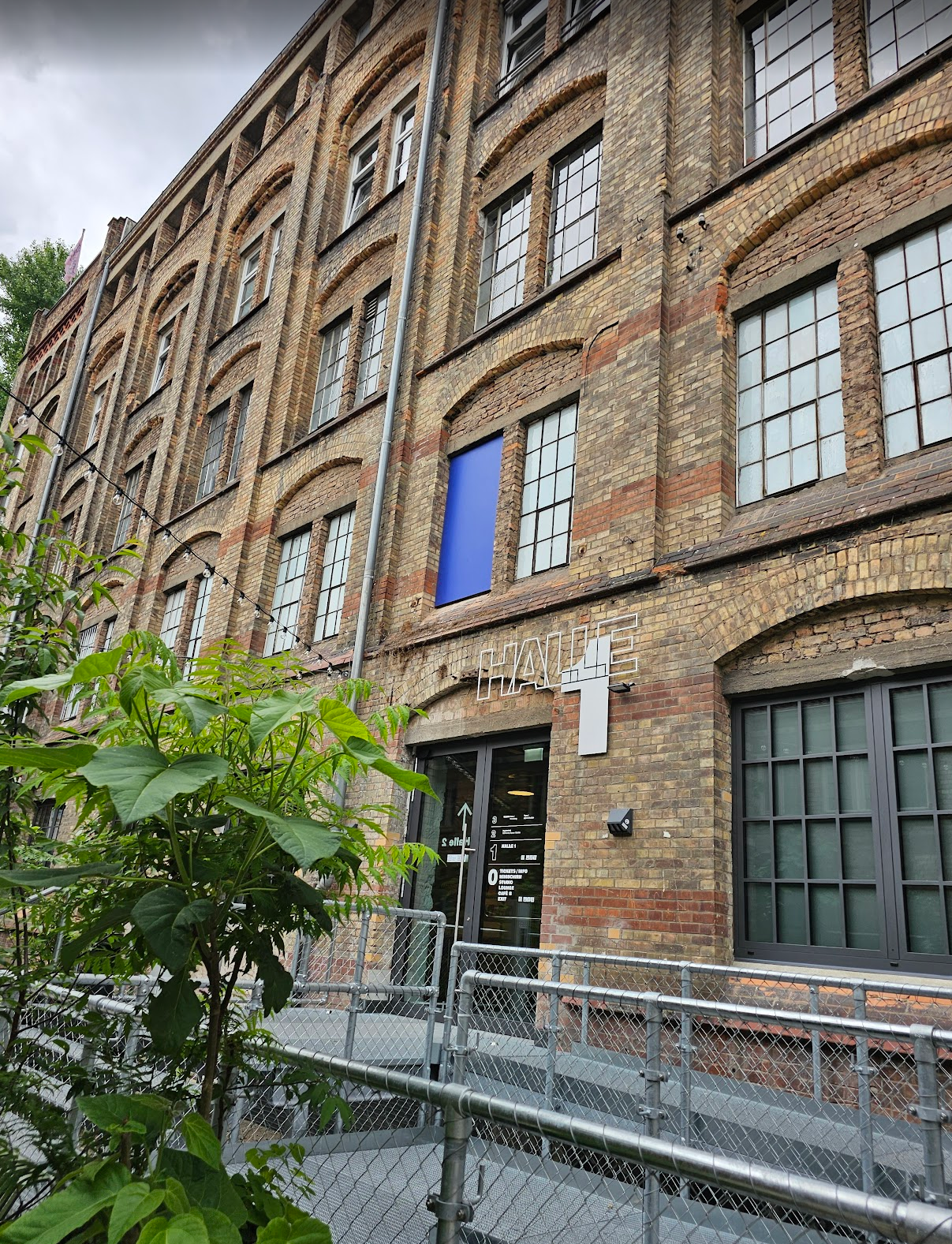 SCHIRN temporär in der ehemalige Dondorf Druckerei in Bockenheim.
