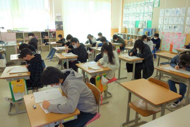 千葉県標準学力検査を実施しました。