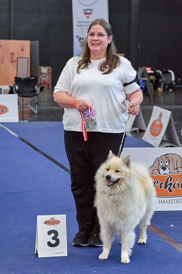 Hündin Championklasse 3. Platz