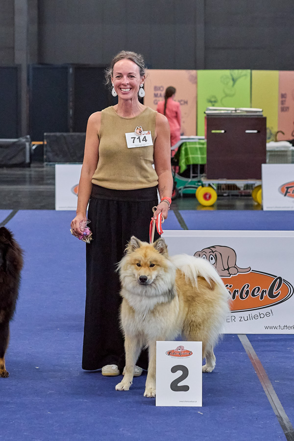 Hündin Jugendklasse 1. Platz