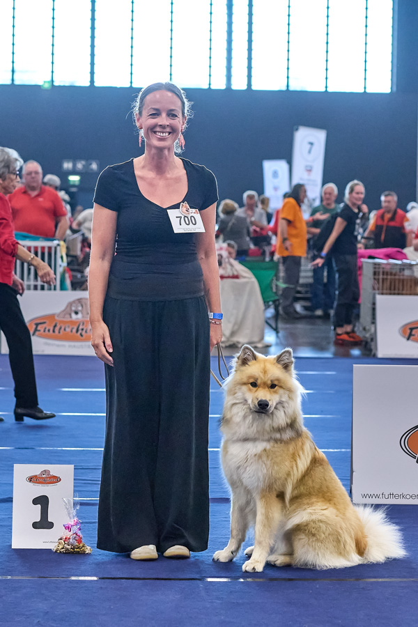 Hündin Jugendklasse 1. Platz