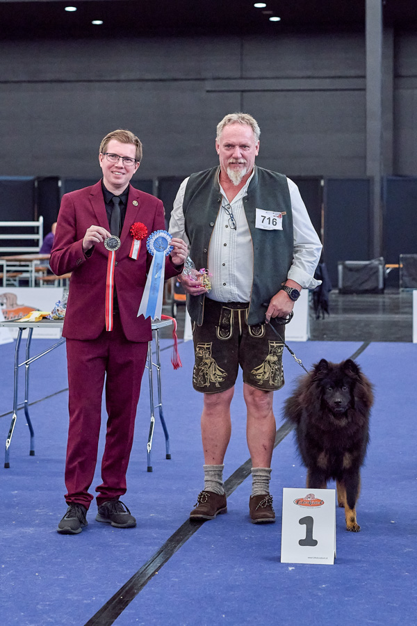 Hündin Jugendklasse 1. Platz
