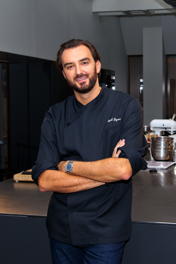  Cyril Lignac (  Chef cuisinier et pâtissier ) 