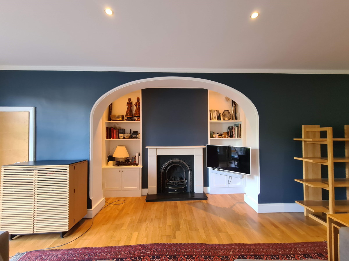 Should I decorate myself or leave it in my Building Contract?