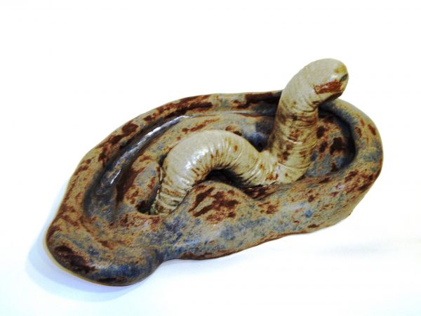 Ohrwurm, Material: Schamott Steinzeugglasur, Grösse: H 17 x B 36 x T 22 cm, Gewicht: 4,6 Kg, Jahrgang: 2007, Preis: 2’800.- CHF
