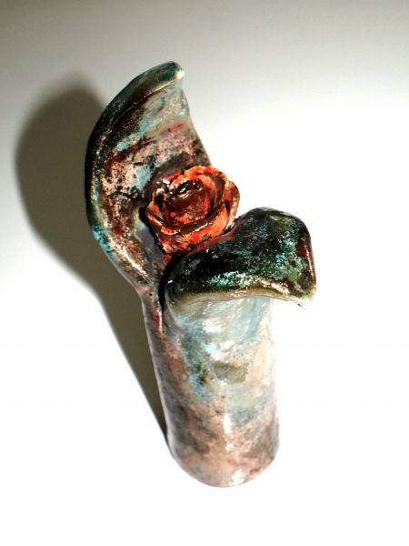 Spring, Material: grober Schamott Rakubrand-Glasur, Grösse: H 18 x B 12 x T 8 cm, Jahrgang: 2003, Diese Skulptur hat bereits ein Zuhause gefunden