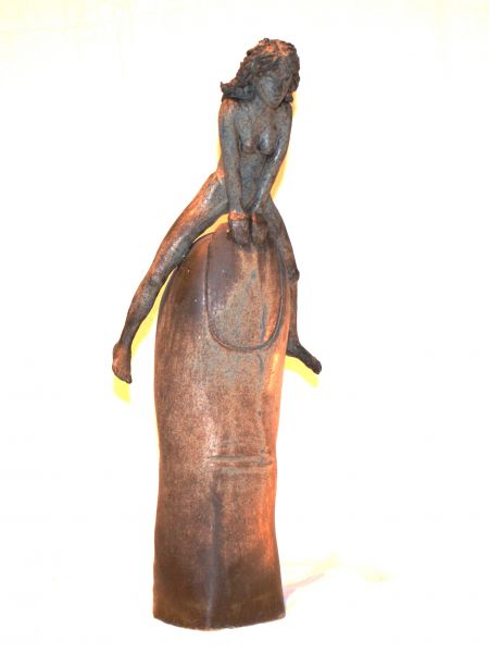Der Sprung, Material: Schamott Steinzeugglasur, Grösse: H 51 x B 21 x T 23 cm, Gewicht: 5 Kg, Jahrgang: 2004, Preis: 4’200.- CHF