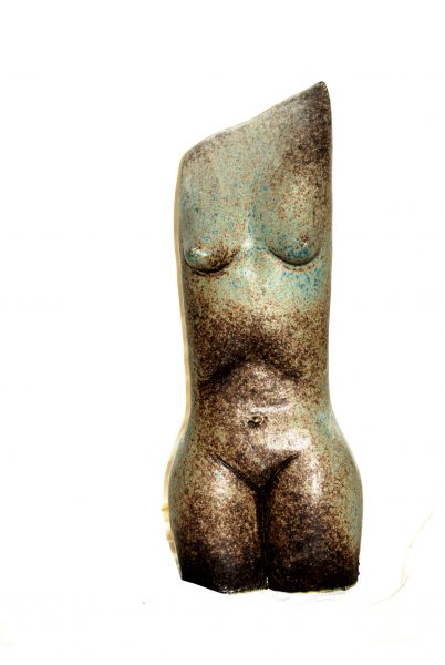 Conchita, Material: Schamott Steinzeugglasur, Grösse: H 37 x B 14 x T 10 cm, Gewicht: 2,4 Kg, Jahrgang: 2003, Preis: 1’800.- CHF