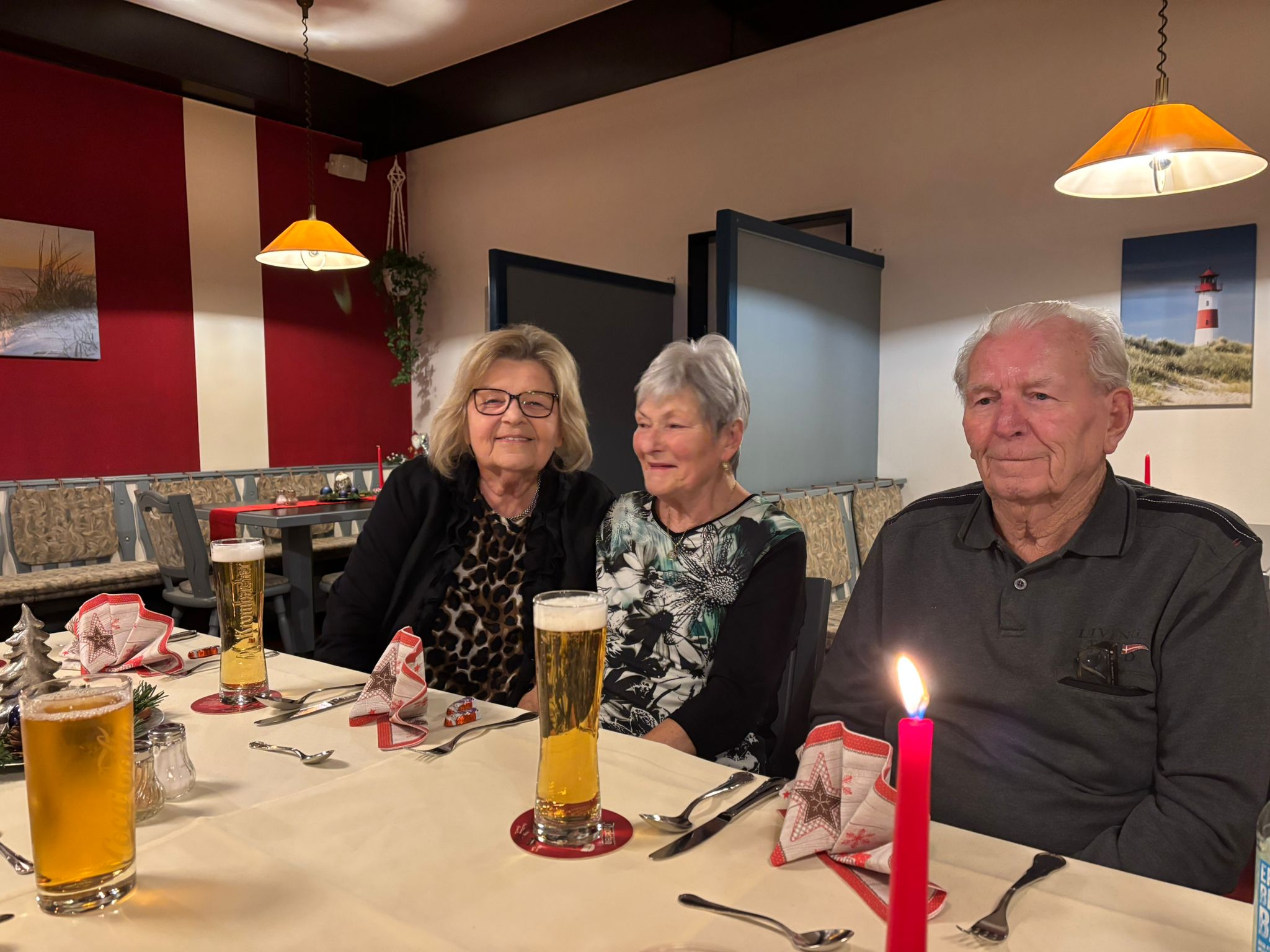 Weihnachtsfeier mit Festessen (Foto: Rosemarie Stein)