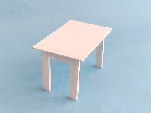 Einfacher Mini-Tisch 1:12