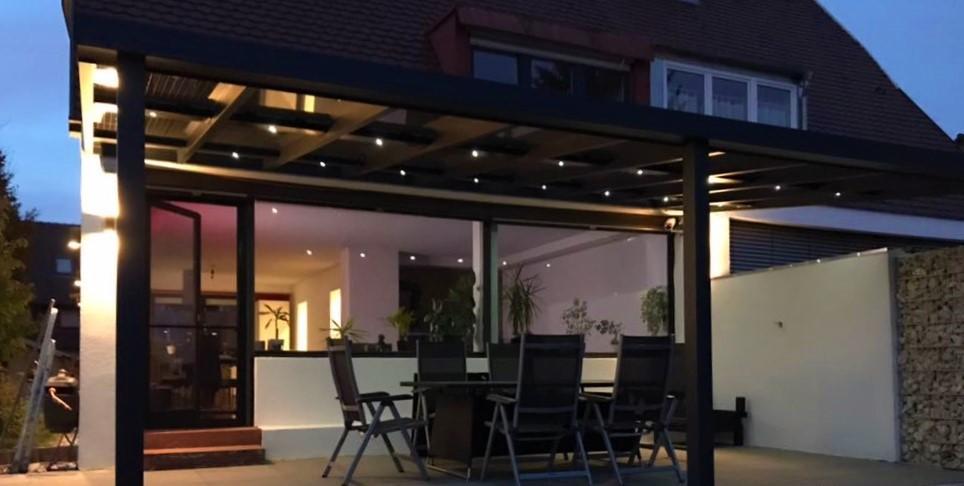 Alu Terrassendach 0,- € mit Solar als Sonnenschutz - Solarcarporte.de