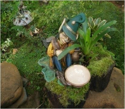 Clemente el duende durmiente, guardián de las plantas