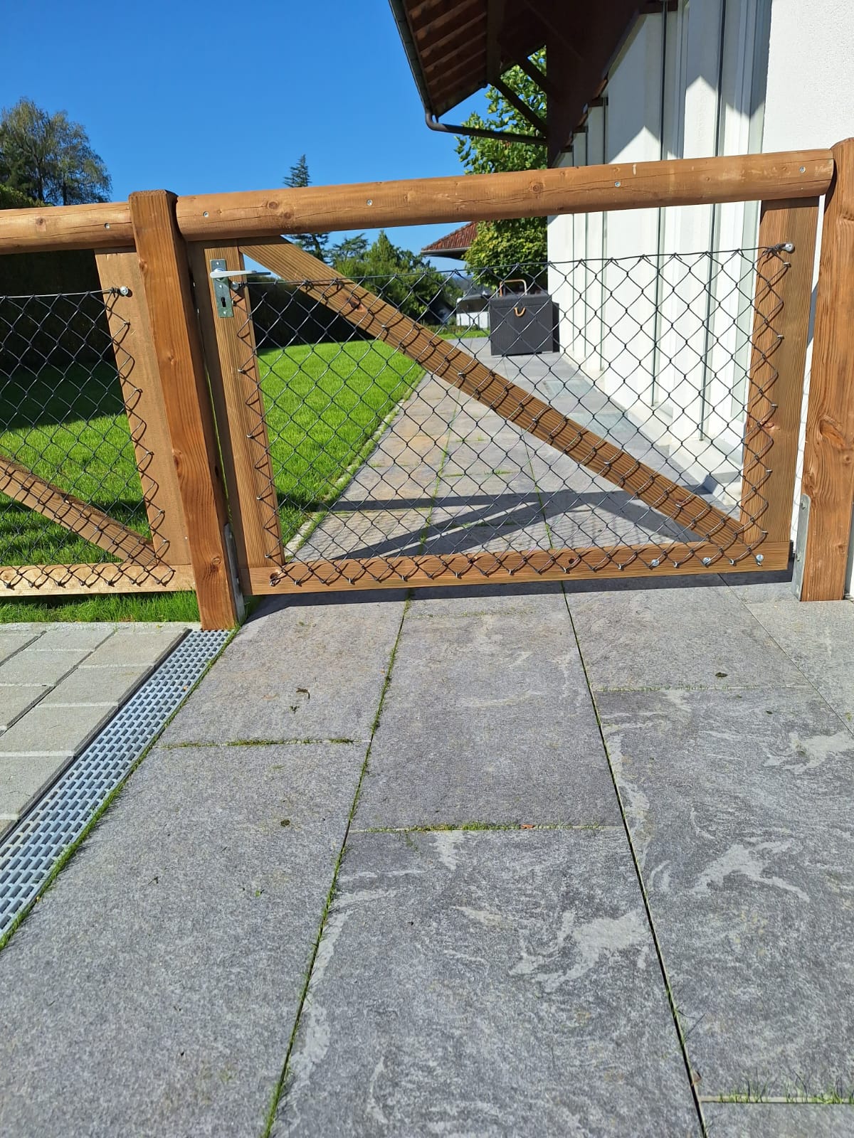 Gartentor Holz mit Diagonalgeflecht