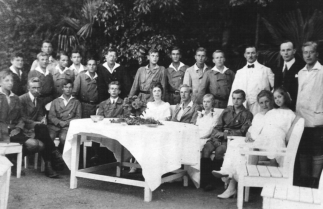 Therapia (Istanbul) 3.8.1924 OW mit den Wandervögeln bei Botschafter R.Nadolny