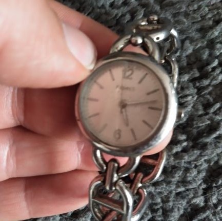 Uhr im Sand oder Garten verloren?